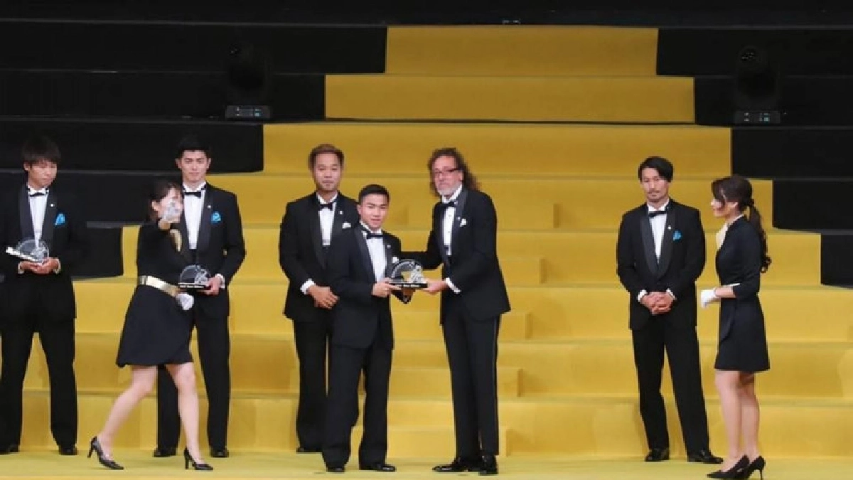 "ชนาธิป"เปิดใจหลังติดทีมยอดเยี่ยมเจลีก (คลิป) "ชนาธิป"เปิดใจหลังติดทีมยอดเยี่ยมเจลีก (คลิป)