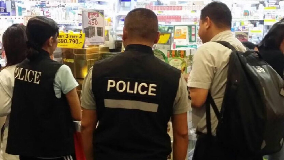 บุกจับสินค้าละเมิดลิขสิทธิ์กลางห้างดังเมืองกรุง บุกจับสินค้าละเมิดลิขสิทธิ์กลางห้างดังเมืองกรุง