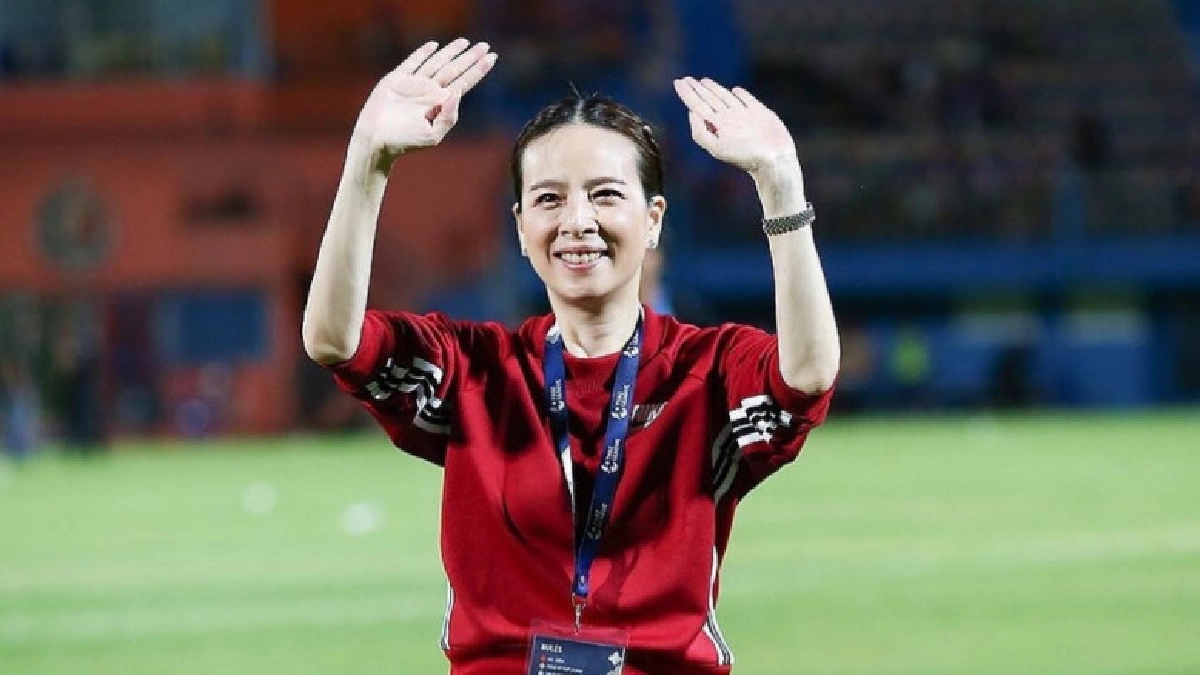 "มาดามแป้ง"เมินการเมือง "มาดามแป้ง"เมินการเมือง
