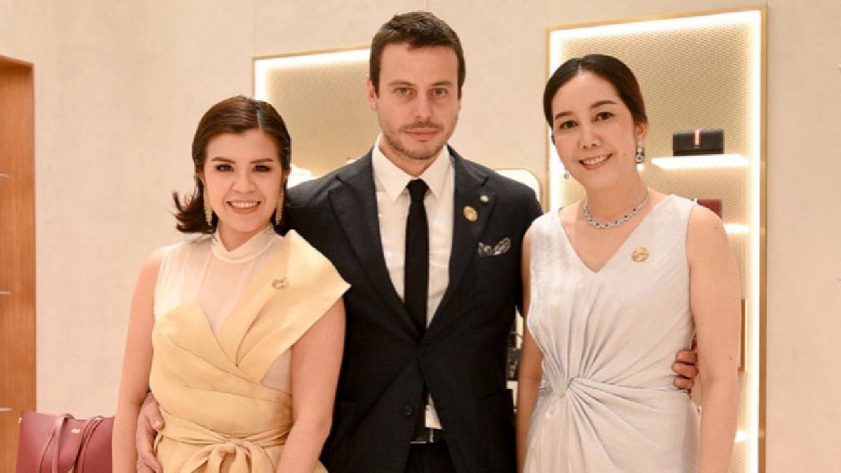 รวมพลคนดังชมบูติกหรูแห่งล่าสุด รวมพลคนดังชมบูติกหรูแห่งล่าสุด