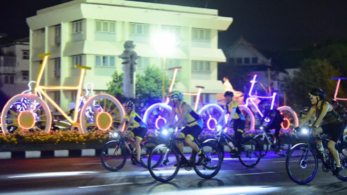 "ไบค์ อุ่นไอรัก" ปั่นแห่งปี