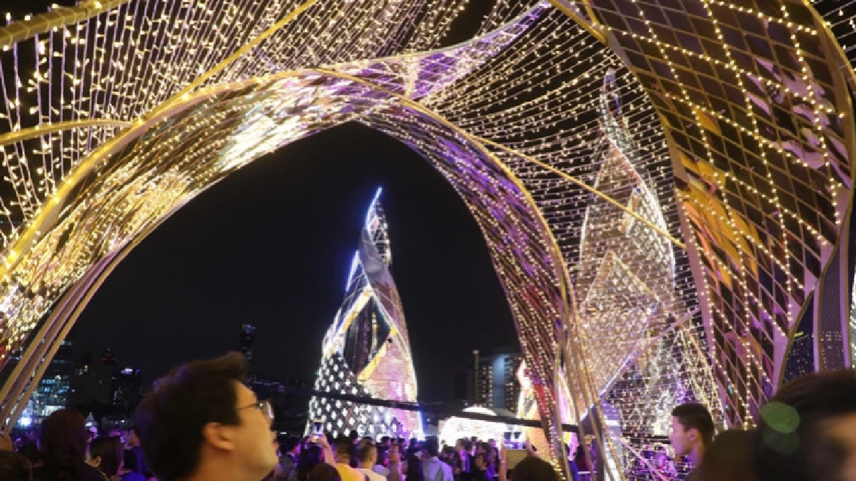 คนเรือนหมื่นแห่เคาท์ดาวน์ไอคอนสยาม-จุดพลุตระการตารับปีใหม่ คนเรือนหมื่นแห่เคาท์ดาวน์ไอคอนสยาม-จุดพลุตระการตารับปีใหม่