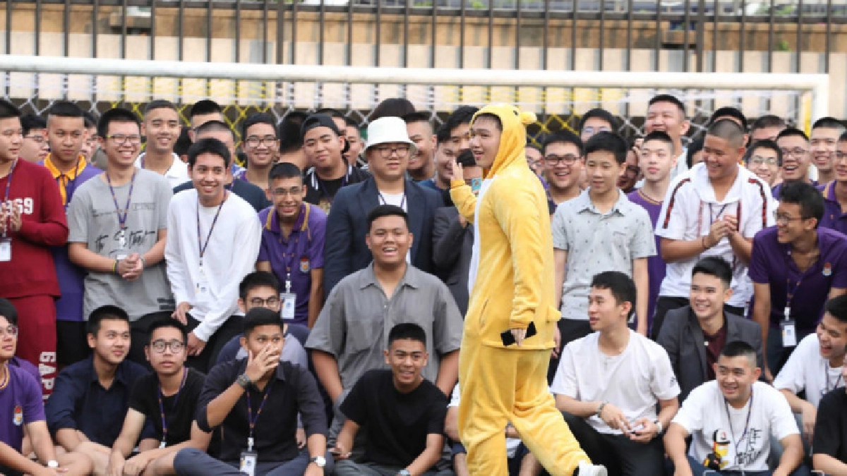 คึกคัก บรรยากาศ นร.กรุงเทพคริสเตียนใส่ชุดไปรเวทมาเรียนวันแรก
