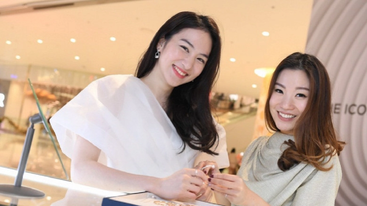 เซเลบริตี้มีวิธีมิกซ์แอนด์แมทช์จิวเวลรี่