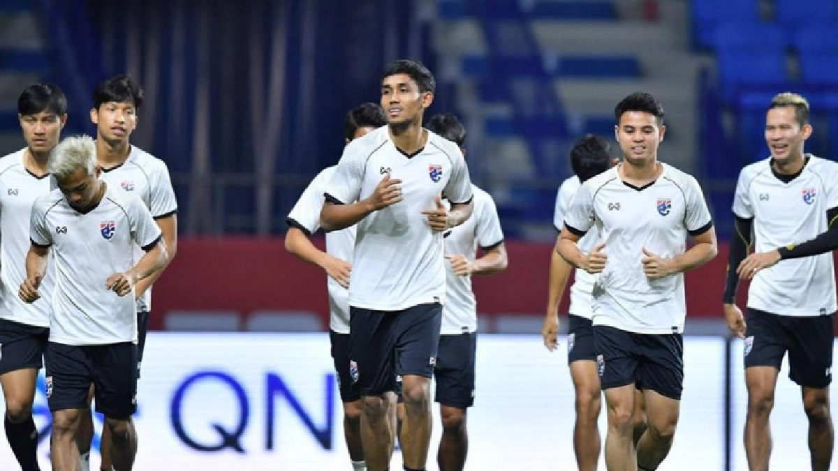 "ธีรศิลป์-ชนาธิป"ยันช้างศึกมุ่งมั่นหวังเก็บชัยเหนือบาห์เรน "ธีรศิลป์-ชนาธิป"ยันช้างศึกมุ่งมั่นหวังเก็บชัยเหนือบาห์เรน