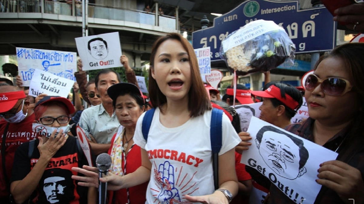ตร.เรียก "โบว์ คนอยากเลือกตั้ง" สอบปากคำ ตร.เรียก "โบว์ คนอยากเลือกตั้ง" สอบปากคำ