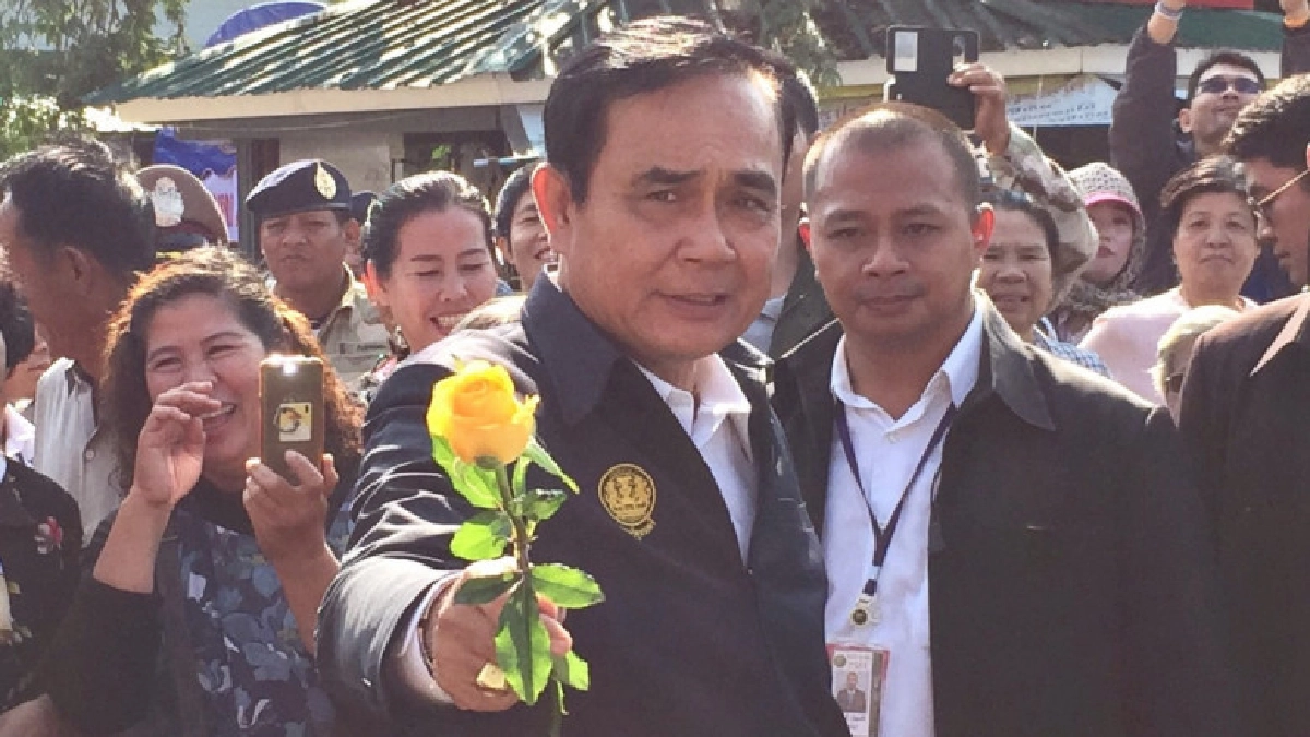 "ประยุทธ์"ปลื้ม"กุหลาบเหลือง"อ้อน"คนเมือง"ชอบ"เชียงใหม่" 