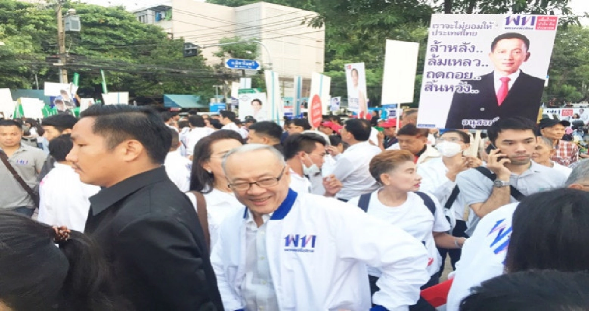 "ภูมิธรรม"มั่นใจ 100% เพื่อไทยอยู่ในใจประชาชน "ภูมิธรรม"มั่นใจ 100% เพื่อไทยอยู่ในใจประชาชน