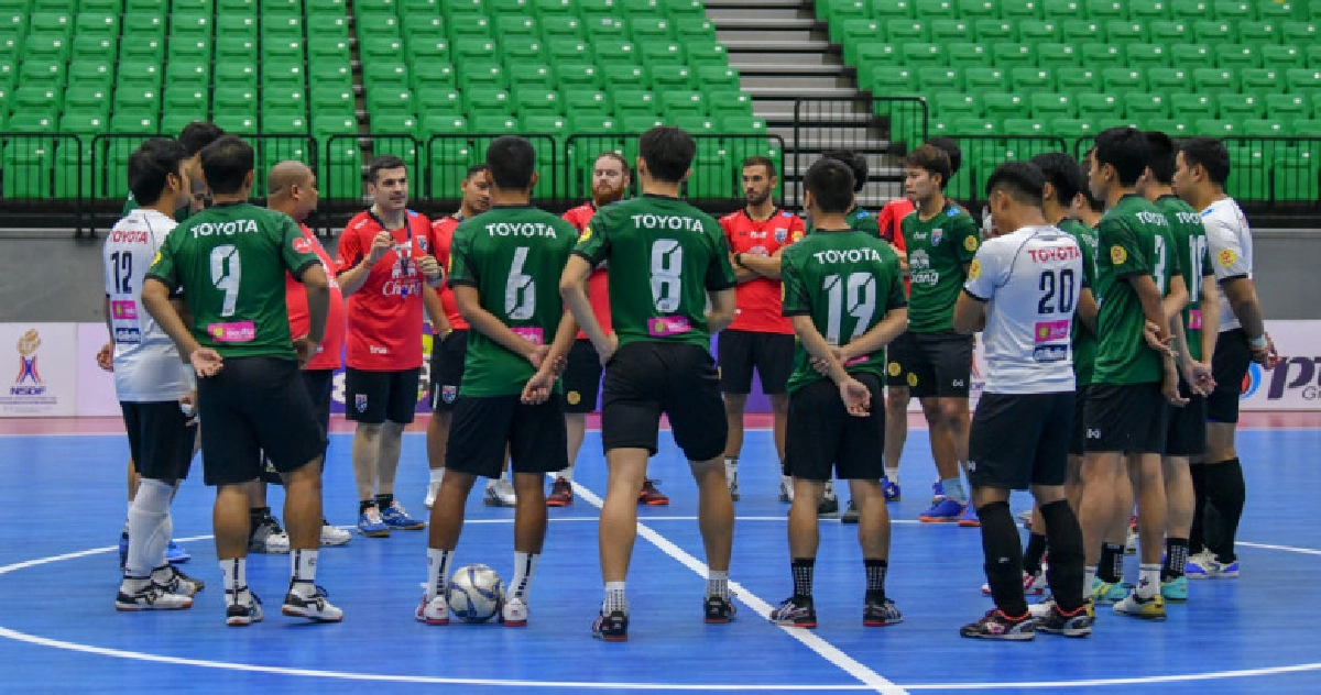 "โต๊ะเล็กช้างศึก" ซ้อมหนัก เน้นเพิ่มพลัง "โต๊ะเล็กช้างศึก" ซ้อมหนัก เน้นเพิ่มพลัง