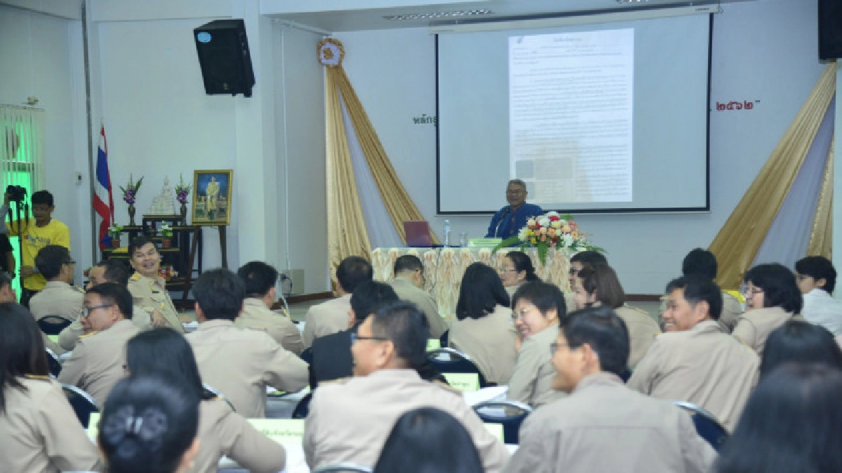 "รมช.วิวัฒน์" มอบนโยบายขับเคลื่อนงานปฏิรูปที่ดิน ปี 2562