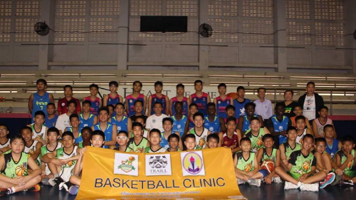 เทรลล์ขนจอมยัดห่วงเปิดคลินิกสอนบาสเด็กต่างจังหวัด