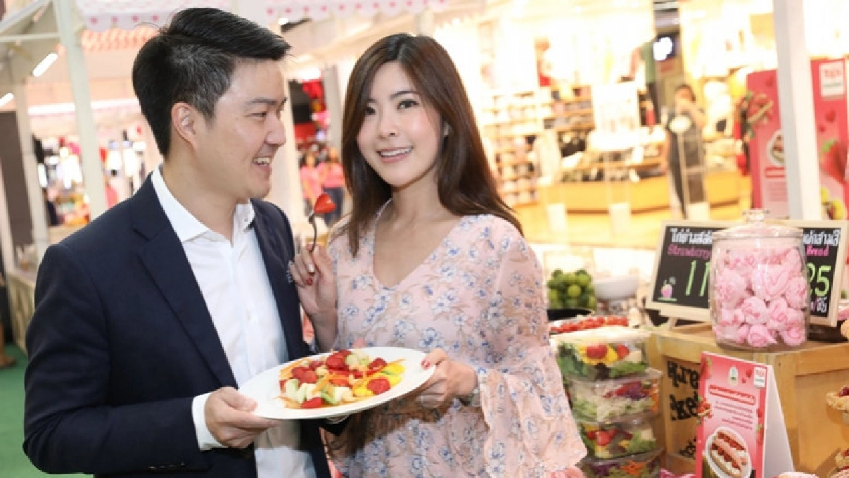 สตรอเบอร์รี่หวานสานสัมพันธ์แห่งรัก