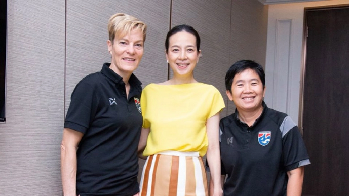 "ยูฟ่า" ส่งแข้งสาวดัตช์ "เวร่า เพาว์" ติว "ชบาแก้ว" 
