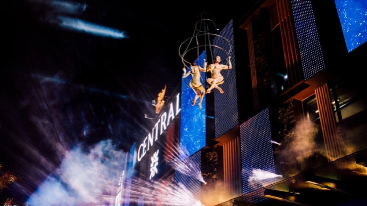 เปิดตัวยิ่งใหญ่ห้างดังริมหาดป่าตอง