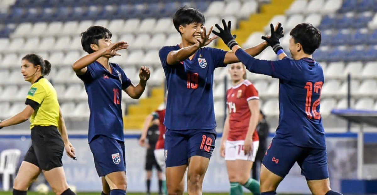 ประเดิมสวย! "ชบาแก้ว" ถล่ม ฮังการี 4-0 