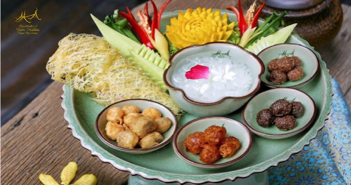 อร่อยชุ่มฉ่ำ ย้อนตำนานข้าวแช่ชาววัง กับ อ.มัลลิการ์ อร่อยชุ่มฉ่ำ ย้อนตำนานข้าวแช่ชาววัง กับ อ.มัลลิการ์