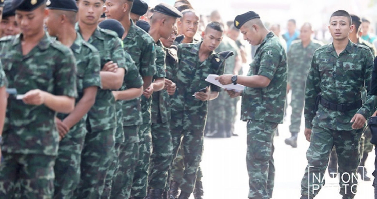 "ทหาร-ประชาชน"พรึ่บใช้สิทธิเลือกตั้งล่วงหน้าปัตตานี(ภาพชุด) "ทหาร-ประชาชน"พรึ่บใช้สิทธิเลือกตั้งล่วงหน้าปัตตานี(ภาพชุด)