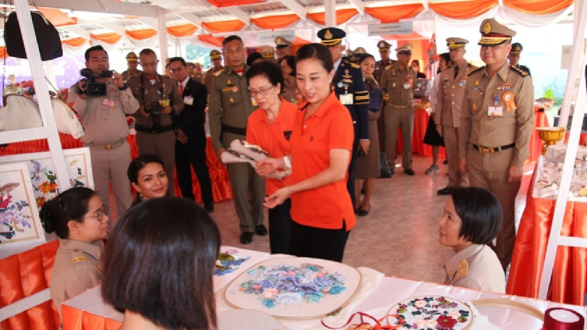 พระองค์ภาฯ ทรงเปิดโครงการเพื่อผู้ต้องขัง "ธรรมด้วยพัชรธรรมฯ"