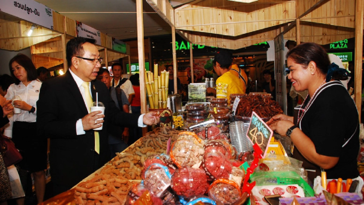  จัดงานแสดงและจำหน่ายสินค้า  Green Life eat Organic 
