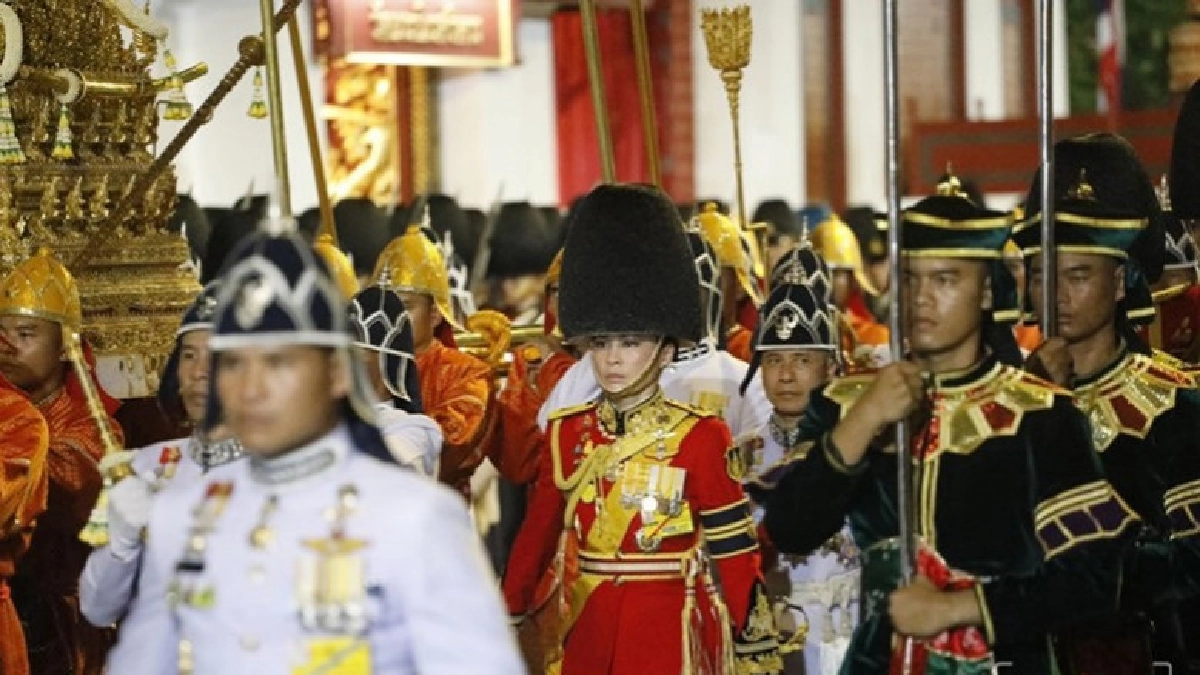 สมเด็จพระราชินี-เจ้าฟ้าพัชรกิติยาภา ทรงพระดำเนินเลียบพระนคร สมเด็จพระราชินี-เจ้าฟ้าพัชรกิติยาภา ทรงพระดำเนินเลียบพระนคร