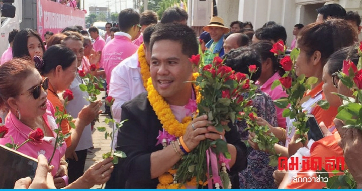 "วราวุธ" คุย "เนวิน" เรื่องฟุตบอล ปัด ถกการเมือง "วราวุธ" คุย "เนวิน" เรื่องฟุตบอล ปัด ถกการเมือง