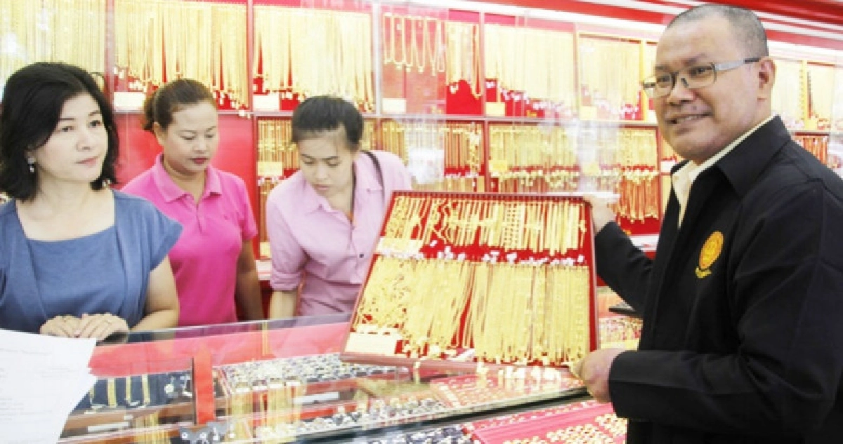 สคบ.ตรวจร้านทองคุมเข้มมาตรฐาน สคบ.ตรวจร้านทองคุมเข้มมาตรฐาน