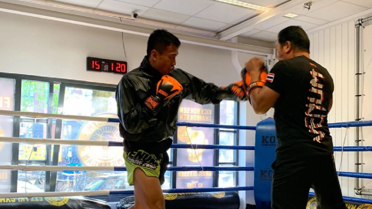"สิทธิชัย"ซ้อมเข้มน้ำหนักเกินโลเดียว "สิทธิชัย"ซ้อมเข้มน้ำหนักเกินโลเดียว