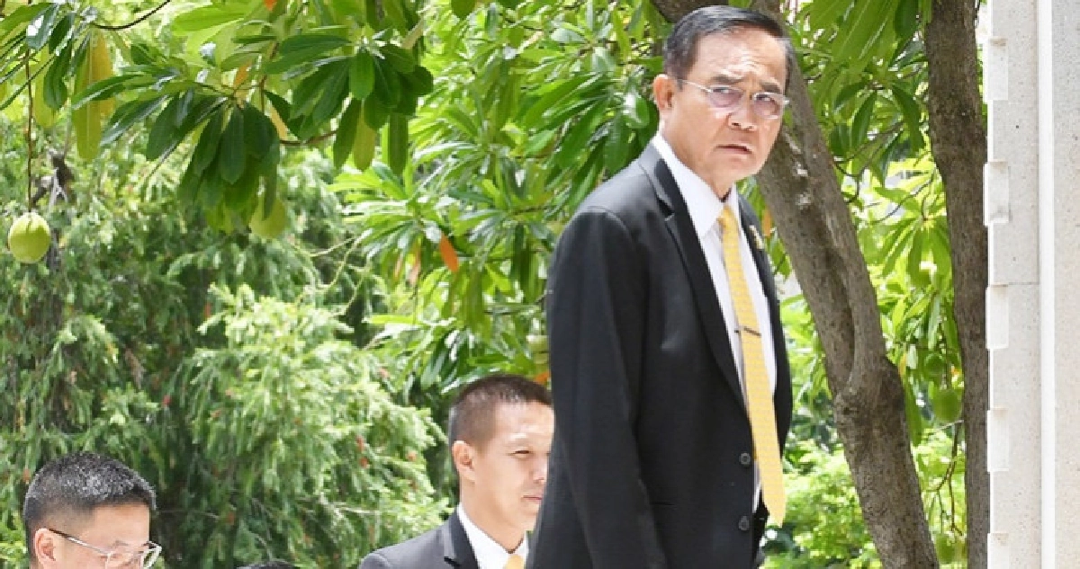 "บิ๊กตู่"อุบตอบ"ภท.-ปชป."จับมือกันทางการเมือง "บิ๊กตู่"อุบตอบ"ภท.-ปชป."จับมือกันทางการเมือง