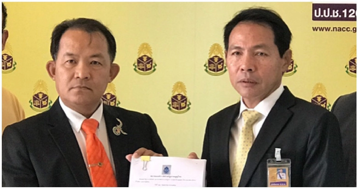 "ศรีสุวรรณ"บี้"ป.ป.ช."คายสำนวนตีตก"นาฬิกาหรูบิ๊กป้อม" "ศรีสุวรรณ"บี้"ป.ป.ช."คายสำนวนตีตก"นาฬิกาหรูบิ๊กป้อม"