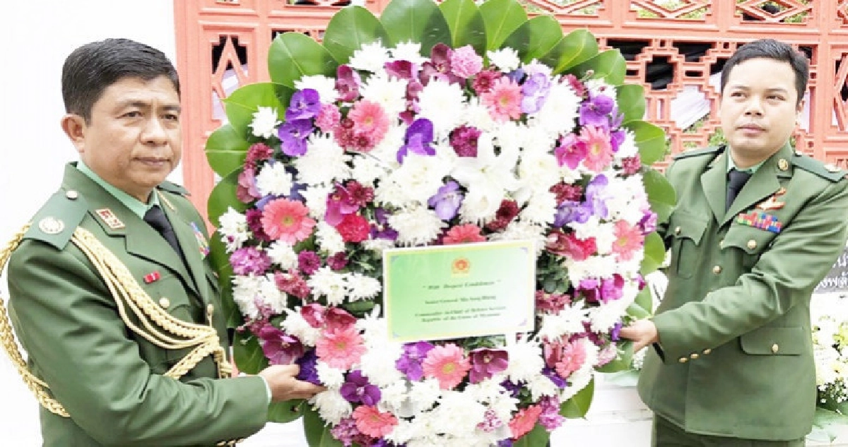 "ผบ.ทสส."เมียนมาส่งพวงหรีดเคารพศพ"พ่อบุญธรรม" "ผบ.ทสส."เมียนมาส่งพวงหรีดเคารพศพ"พ่อบุญธรรม"