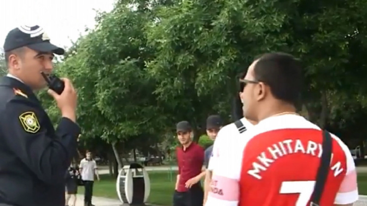 ตำรวจเรียกสอบแฟนปืนชาวไทยหลังสวมเสื้อ"มคิทาร์ยาน" (คลิป)