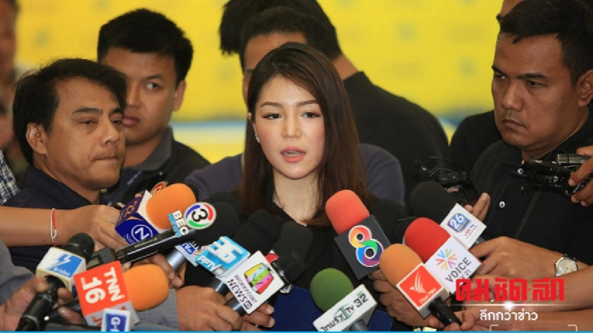 "มาดามเดียร์" รายงานตัวกกต.พร้อมพัฒนา "กีฬา" "มาดามเดียร์" รายงานตัวกกต.พร้อมพัฒนา "กีฬา"