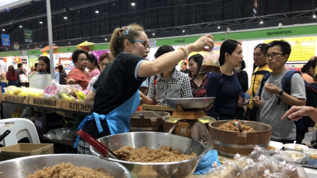 OTOP MIDYEAR วันแรกทำยอดทะลุเป้า 125 ล้านบาท OTOP MIDYEAR วันแรกทำยอดทะลุเป้า 125 ล้านบาท