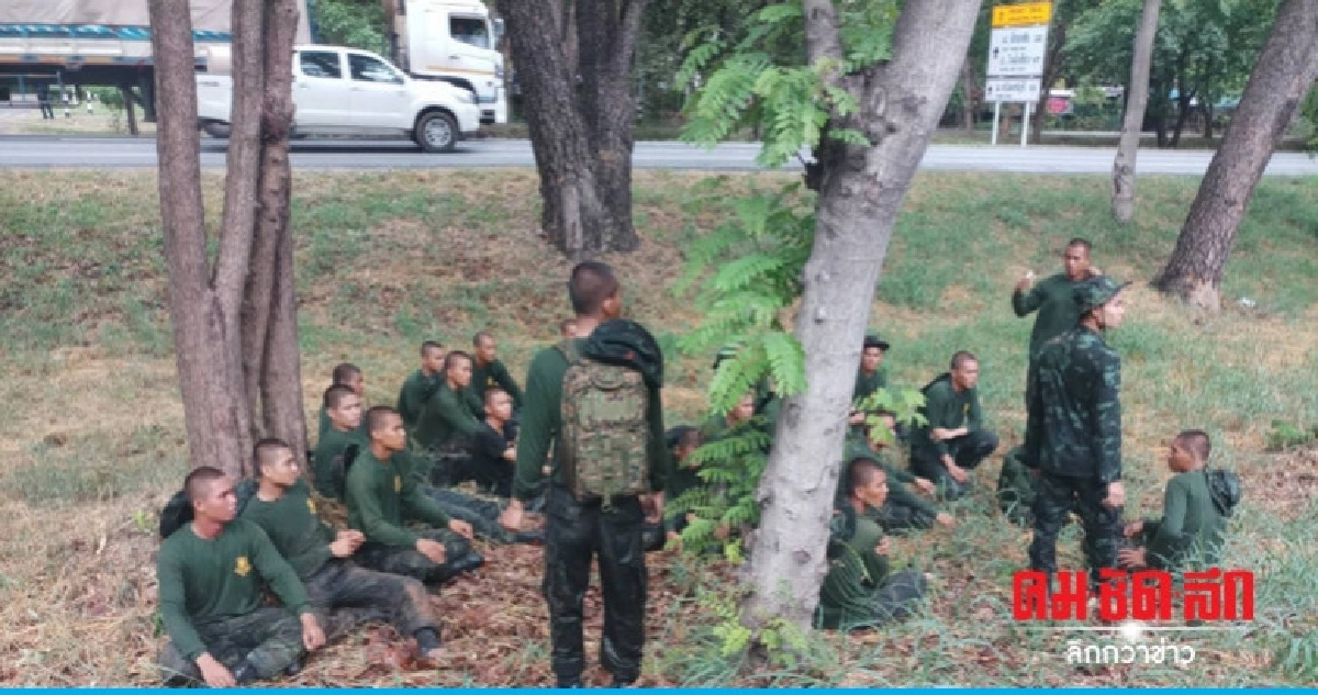 (คลิป) รถบรรทุกทหารเสนารักษ์ บชร.2 เทกระจาด (คลิป) รถบรรทุกทหารเสนารักษ์ บชร.2 เทกระจาด
