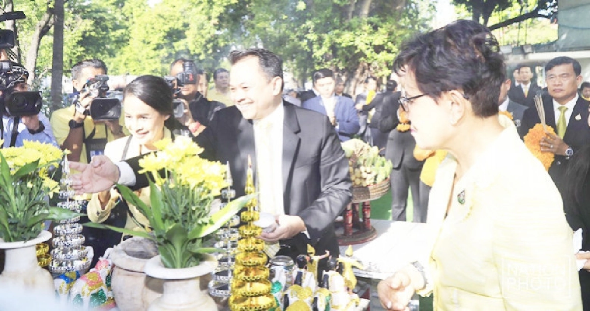 3 รัฐมนตรีศึกษาฯเข้ากระทรวงวันแรก