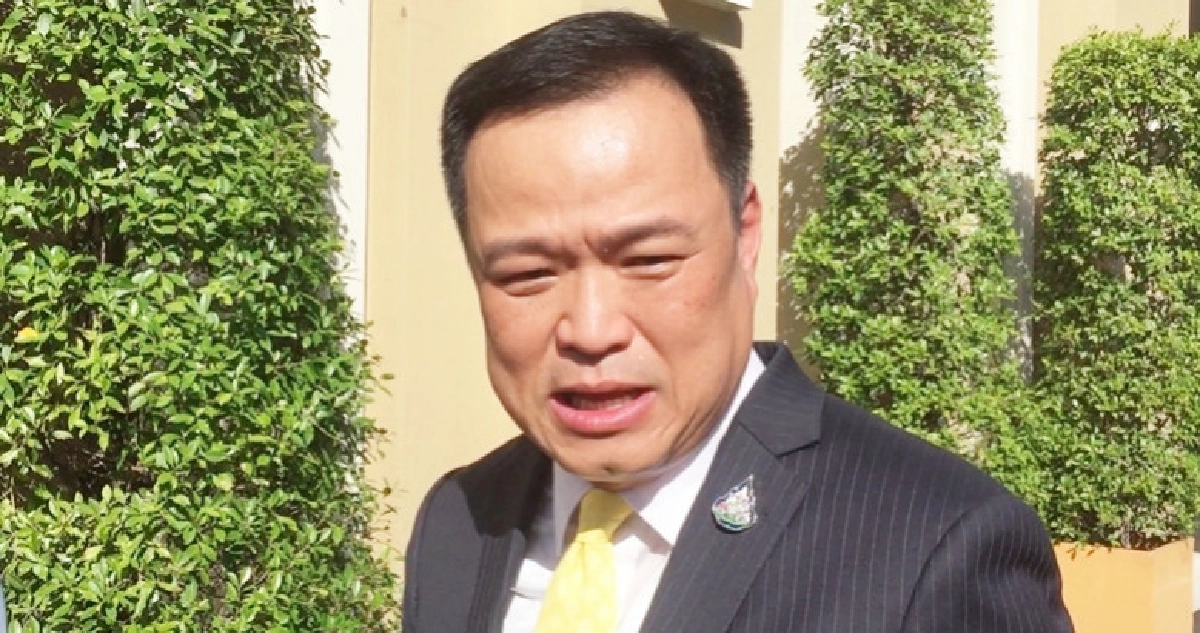 อนุทิน เผยมีความสุขเหมือนนายกฯได้กราบพระบาทในหลวง อนุทิน เผยมีความสุขเหมือนนายกฯได้กราบพระบาทในหลวง