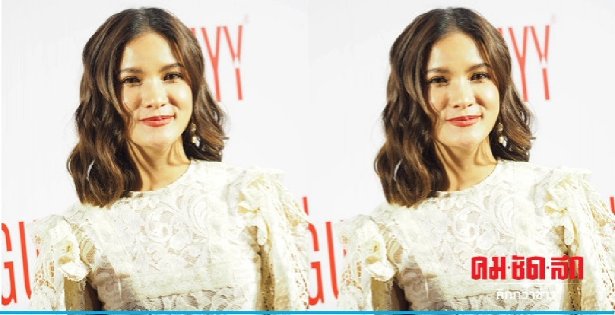 'แพรว' ยิ้มขอ 'โปรดส่งใครมารักที' 'แพรว' ยิ้มขอ 'โปรดส่งใครมารักที'
