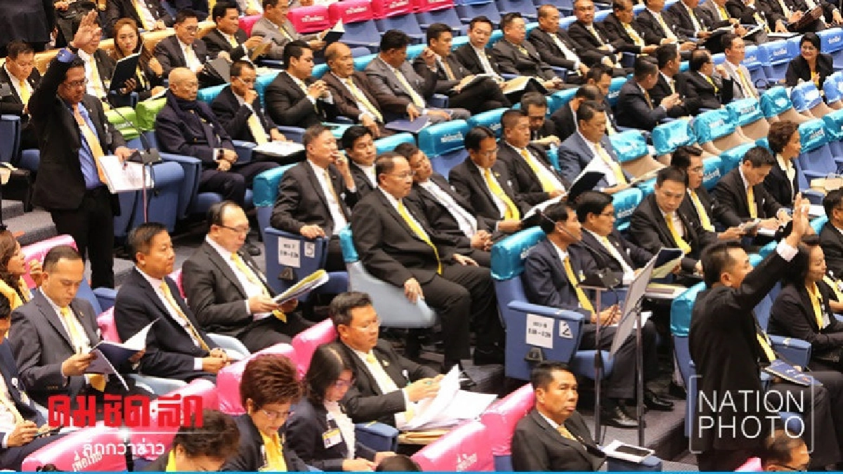 เพื่อไทย ไม่เชื่อ "รัฐบาล" ขับเคลื่อนประเทศได้ เพื่อไทย ไม่เชื่อ "รัฐบาล" ขับเคลื่อนประเทศได้
