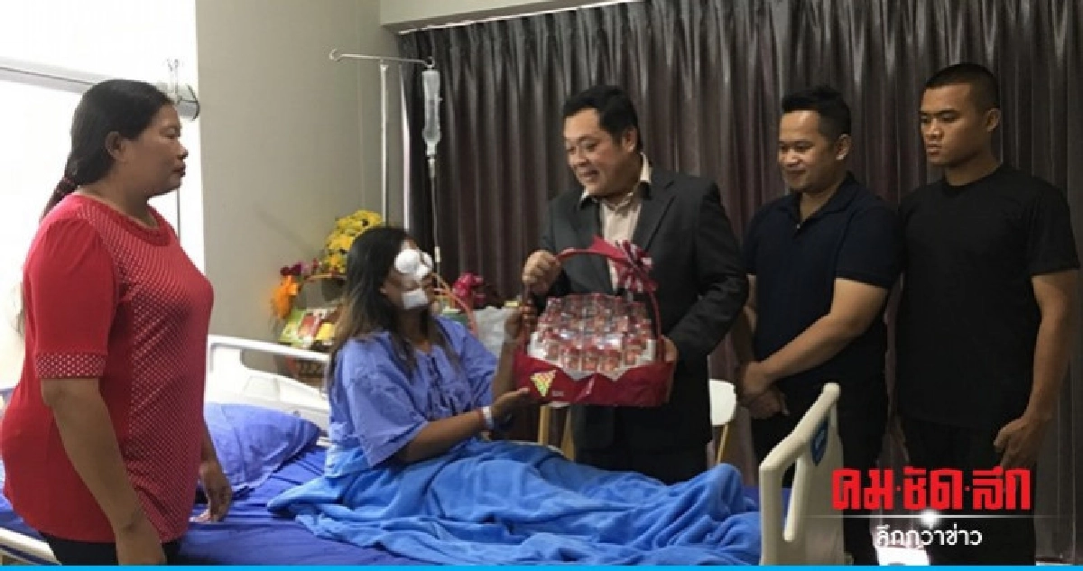 7 พรรคร่วมฝ่ายค้าน รุดเยี่ยมเหยื่อโดนระเบิด 7 พรรคร่วมฝ่ายค้าน รุดเยี่ยมเหยื่อโดนระเบิด