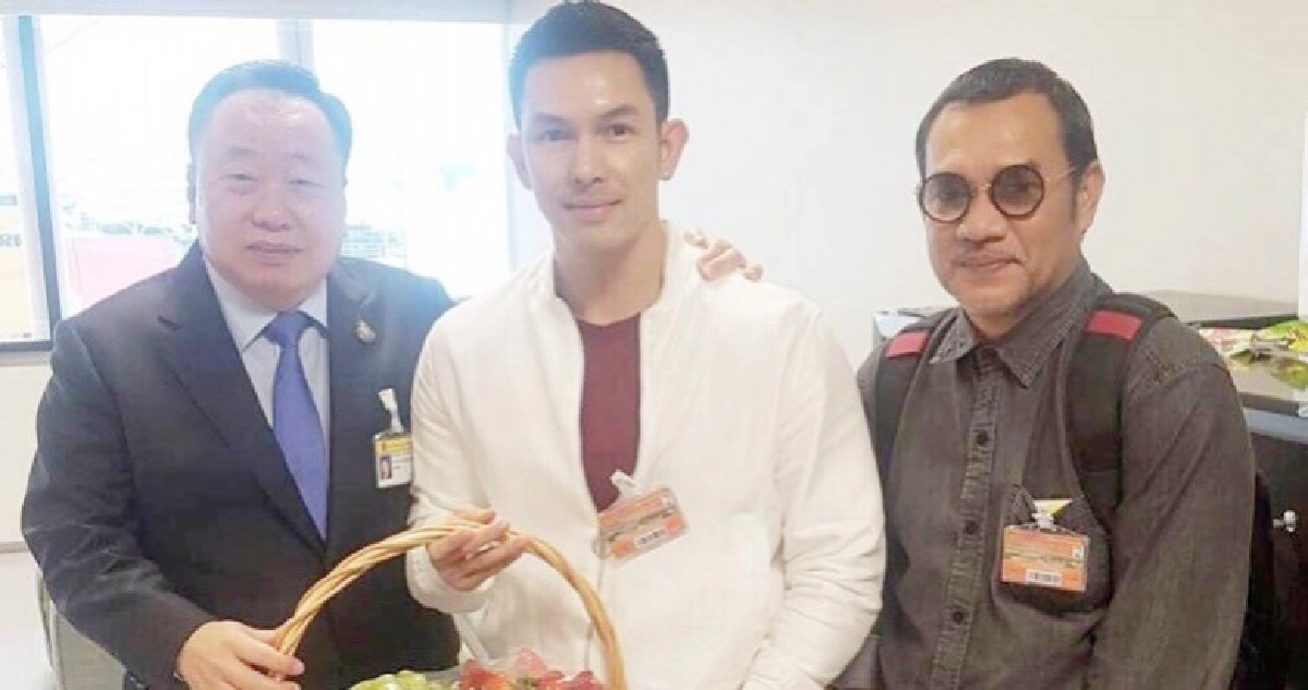 "อั้ม-อธิชาติ"ร่วมยินดี"สุชาติ"ถกดึงจีนลงทุนอุตสาหกรรมหนัง "อั้ม-อธิชาติ"ร่วมยินดี"สุชาติ"ถกดึงจีนลงทุนอุตสาหกรรมหนัง