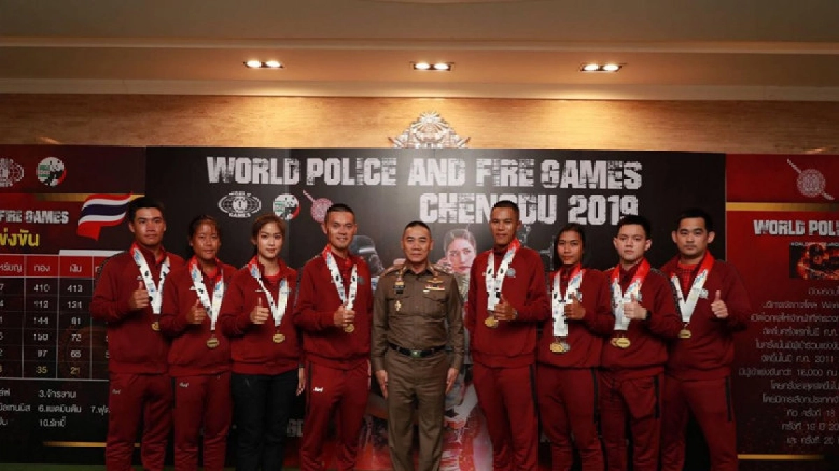 จักรทิพย์ ร่วมฉลองชัยนักกีฬาคว้า 63 เหรียญศึกกีฬาตำรวจโลก จักรทิพย์ ร่วมฉลองชัยนักกีฬาคว้า 63 เหรียญศึกกีฬาตำรวจโลก