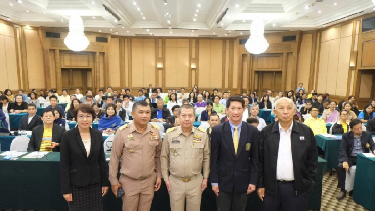 เปิดยุทธศาสตร์การพัฒนาอุตสาหกรรมภูมิภาคสู่ประเทศไทย 4.0 เปิดยุทธศาสตร์การพัฒนาอุตสาหกรรมภูมิภาคสู่ประเทศไทย 4.0