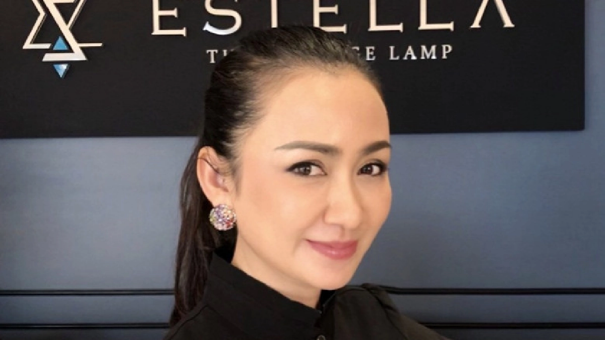 เรื่องโคมไฟคริสตัลไว้ใจ ภัทรจิตรา พิชญวิศิษฏ์กุล