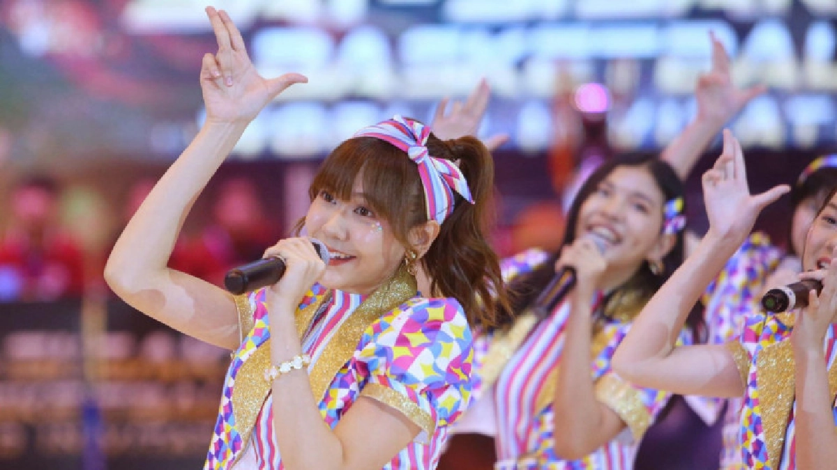 กรี๊ด BNK48 ที่ศรีสะเกษ (ภาพชุด) กรี๊ด BNK48 ที่ศรีสะเกษ (ภาพชุด)