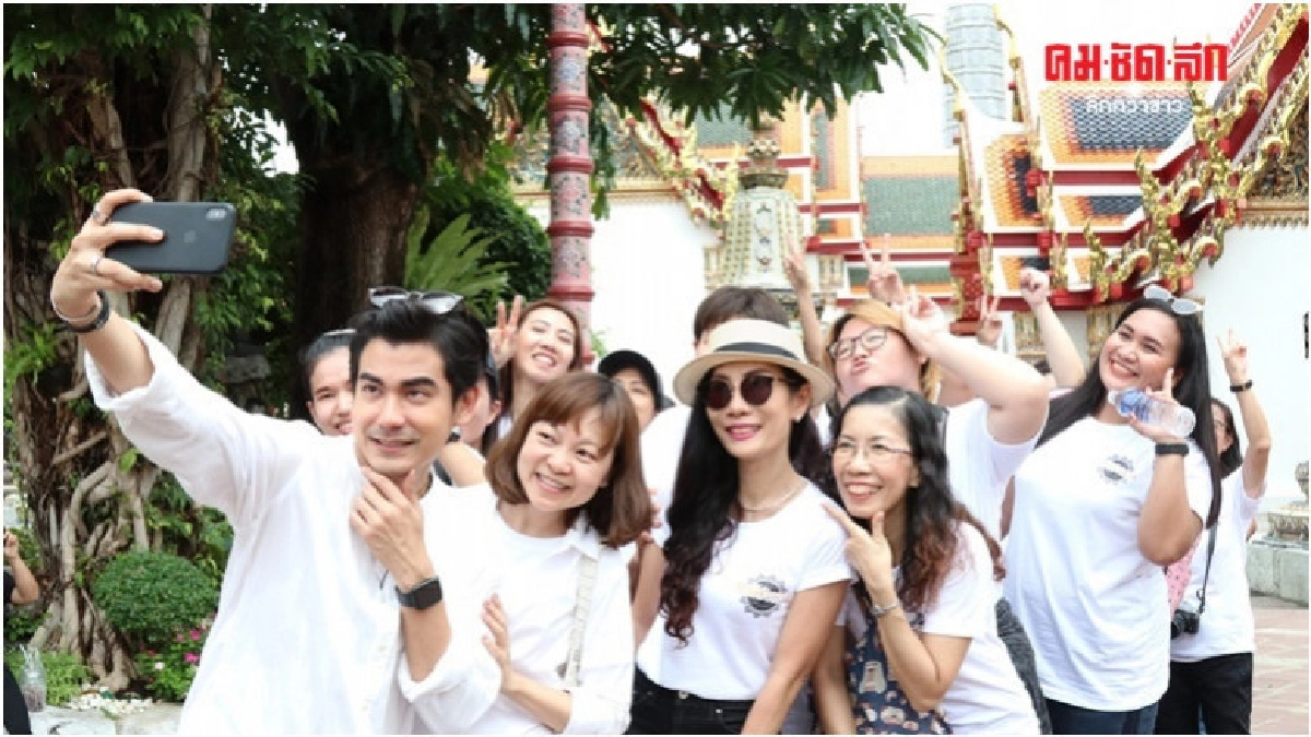'ฌอห์ณ' หาฤกษ์ดี นำทีมแฟนคลับ 'ฌอห์ณ' หาฤกษ์ดี นำทีมแฟนคลับ