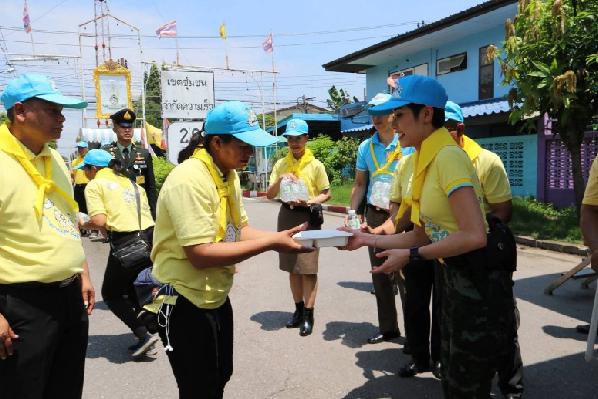 ร.10 โปรดเกล้าฯ เจ้าคุณพระฯ ร่วมกิจกรรมจิตอาสาที่คลองบ้านใหม