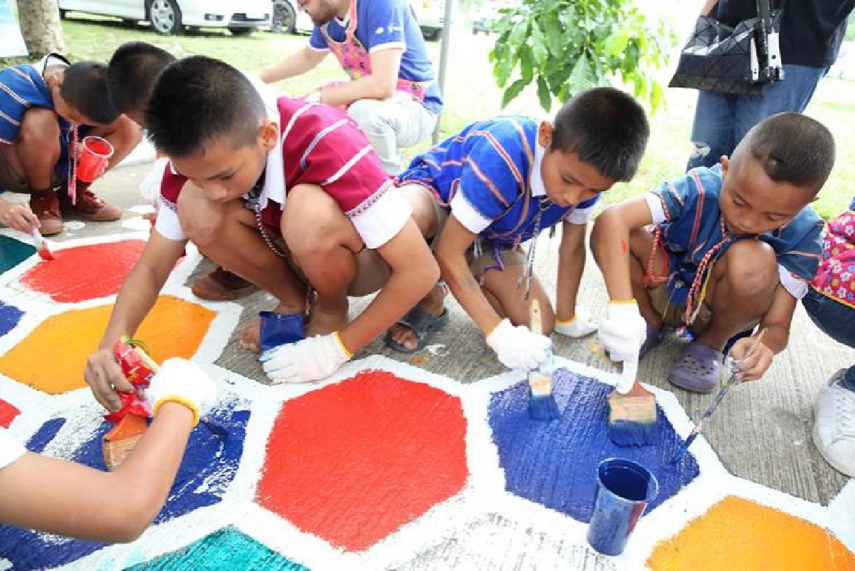 ศูนย์ปฐมพยาบาลที่พึ่งพิงชุมชนร.ร.กลุ่มนักข่าวหญิง2บ้านบ่อหวี