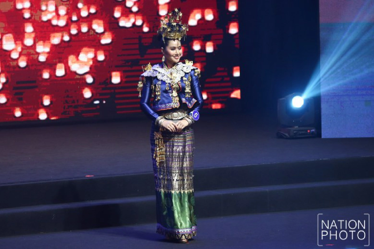 สาวงามอวดโฉมรอบสื่อมวลชน (ภาพชุด)