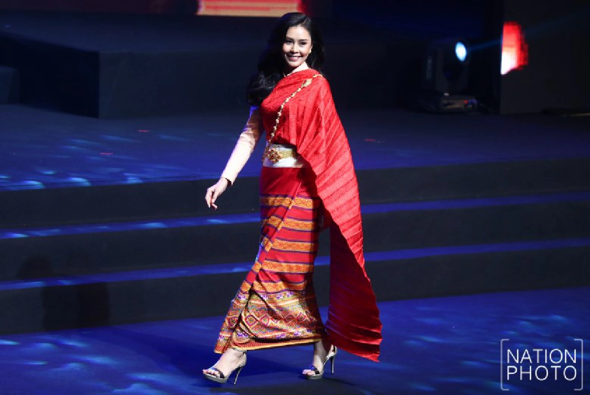 สาวงามอวดโฉมรอบสื่อมวลชน (ภาพชุด)