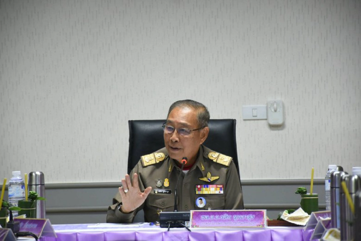 องคมนตรี ตรวจเยี่ยม รพ.นาวังฯ ศูนย์ผ่าตัดตาต้อกระจก